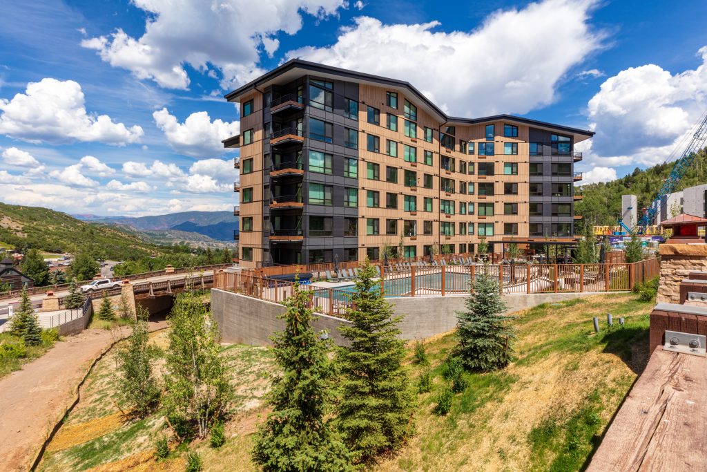 Electric Pass Lodge